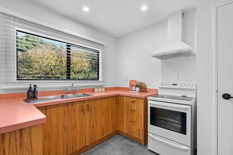 424 High Street South Carterton_8