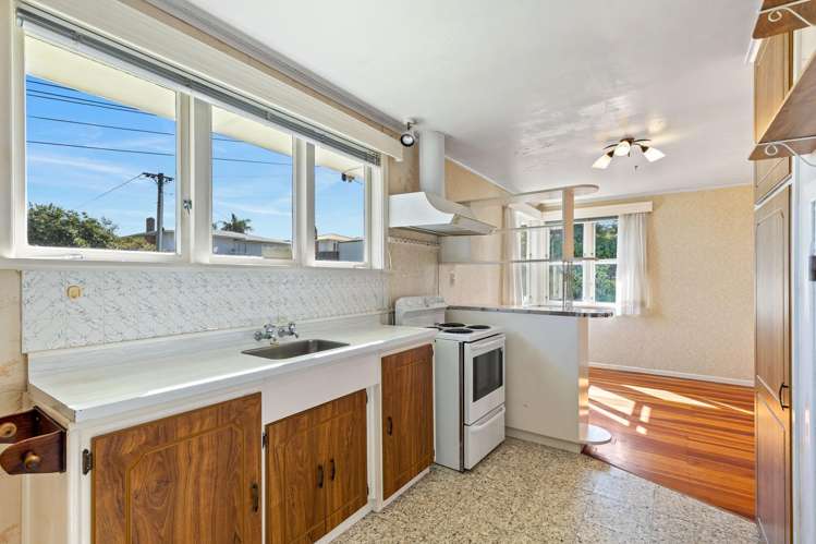 30 Sylvan Crescent Te Atatu South_14