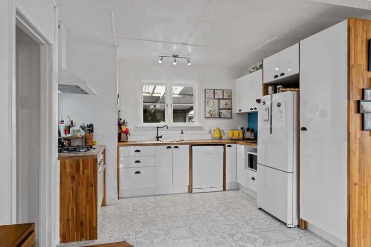 8a Farnworth Avenue Holdens Bay_1