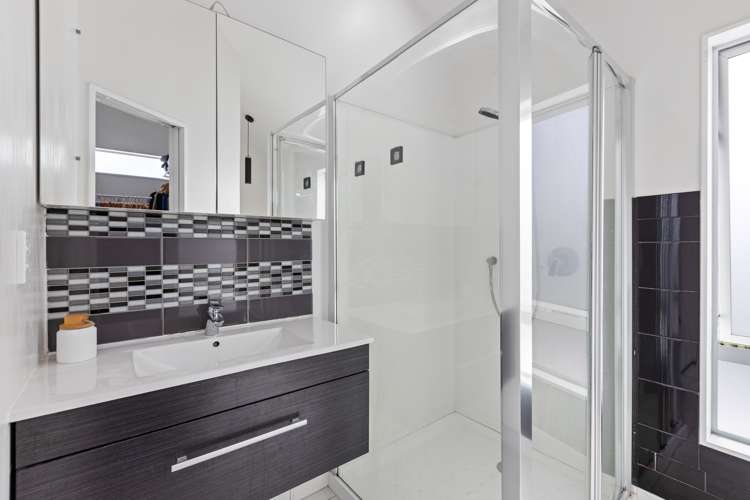 121 Tauranga Place Orewa_13