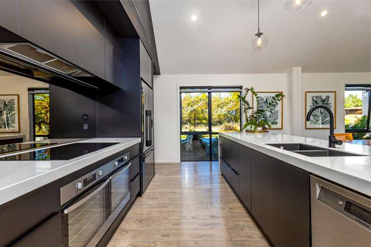 162 Beach Road East Elgin_10