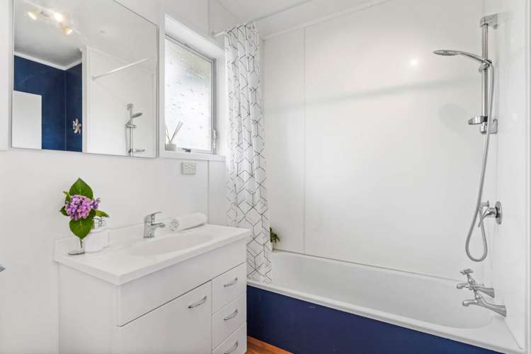 1/2 Ellice Road Totara Vale_12