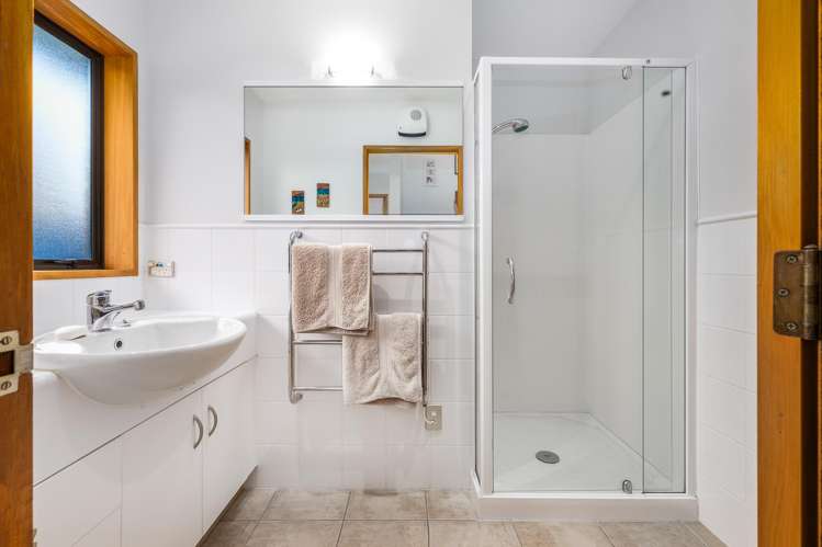 1B Kohutuhutu Road Raumati Beach_24