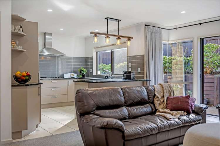 18 Ainwick Road Flat Bush_10