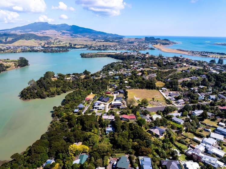 20 East Street Raglan_19