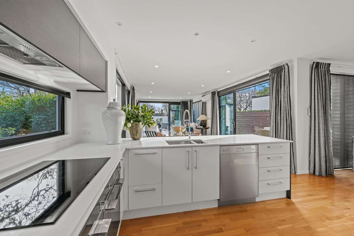 62 Straven Road_1