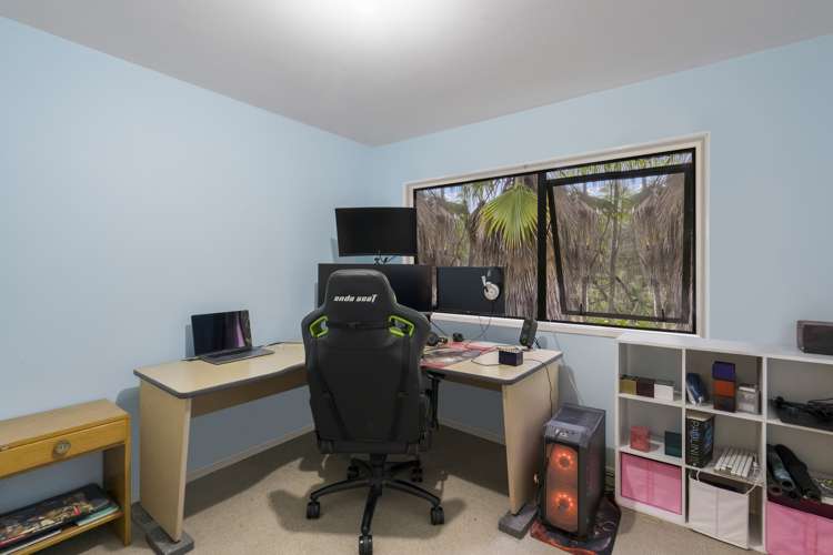 8 Rosecamp Road Beach Haven_13