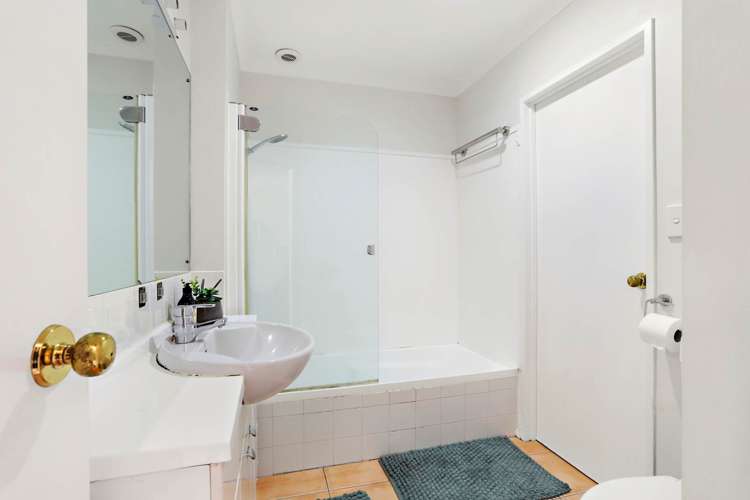 63/1 Ambrico Place New Lynn_9