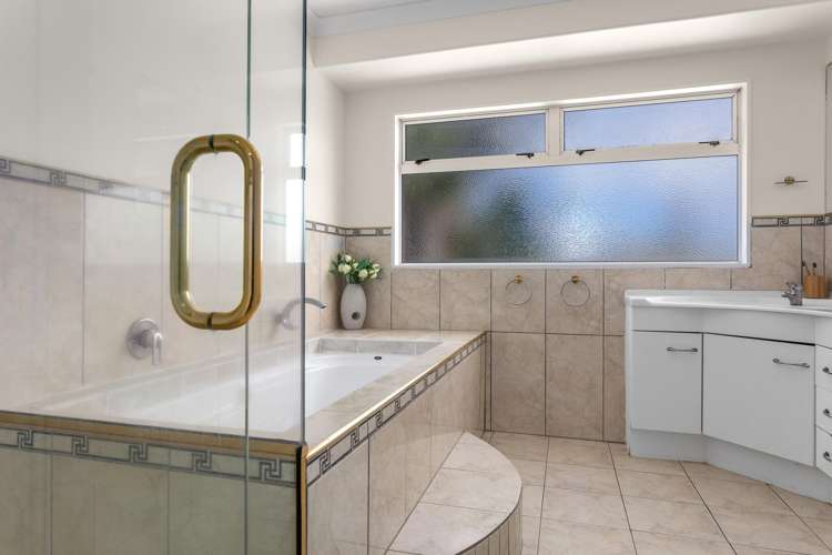 34 Ohuirehe Road Coastlands_12