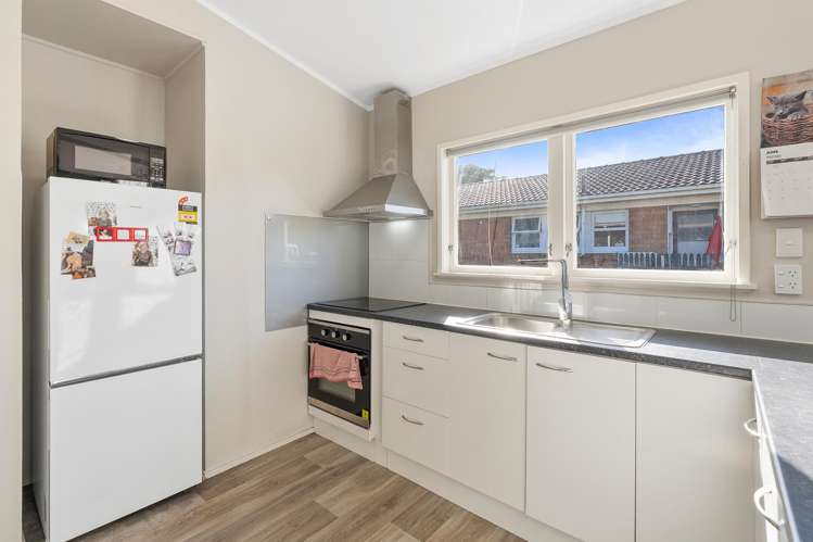 39 President Avenue Papakura_12