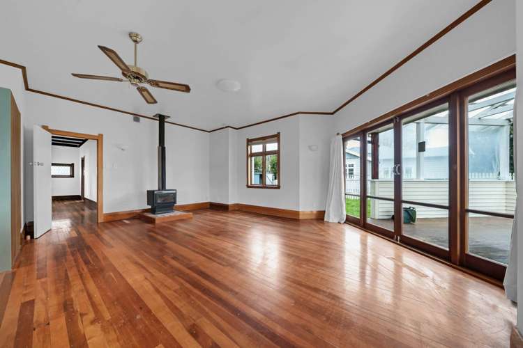 65 Beach Road Pahurehure_7