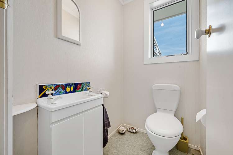 2 Ruthken Crescent Springlands_13