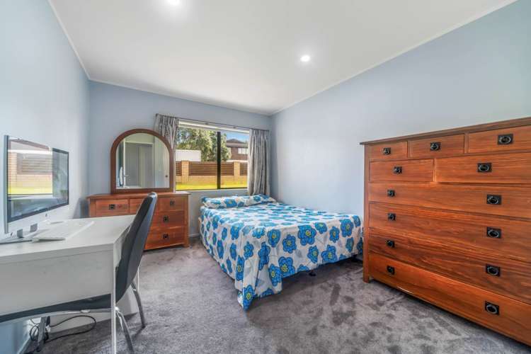 1/2 Channing Crescent Botany Downs_11