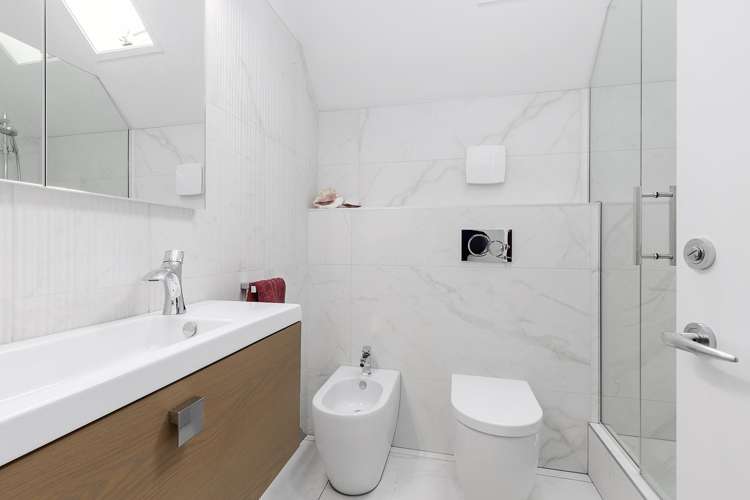 11/11 Pitarua Street Thorndon_10