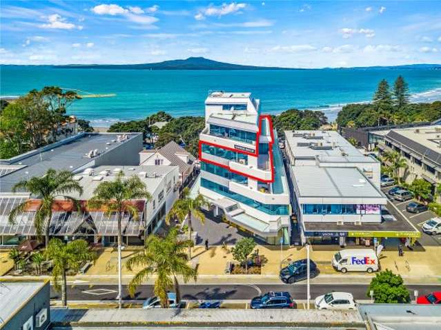 Commercial office floor available in Takapuna