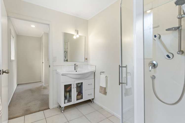 A/28a Kitenui Avenue Mount Albert_12