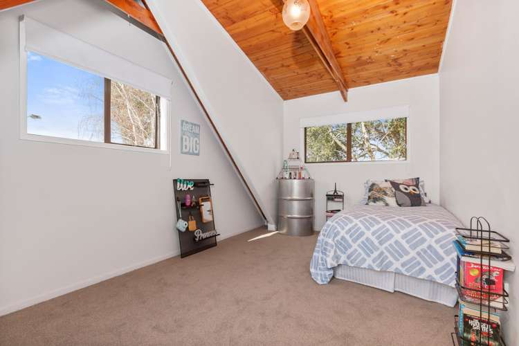 2 Bradbury Road Botany Downs_13