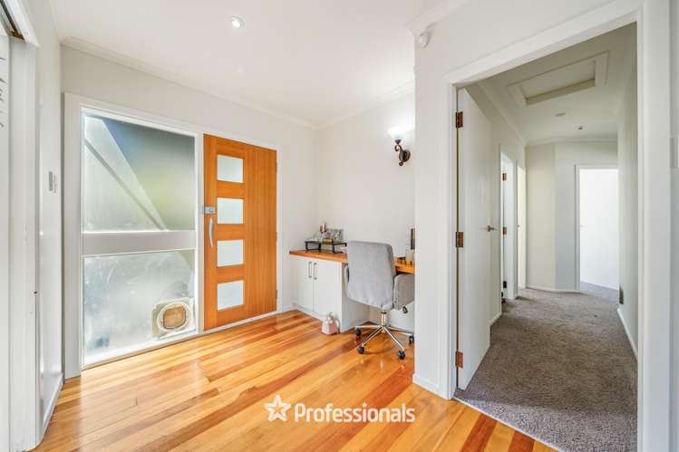 215 Whites Line East Waiwhetu_15