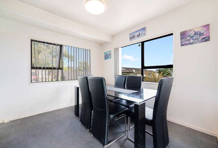 2/18 Frobisher Way Clendon Park_6