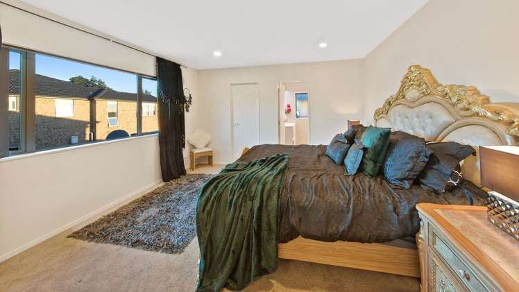 18 Moville Drive Flat Bush_12