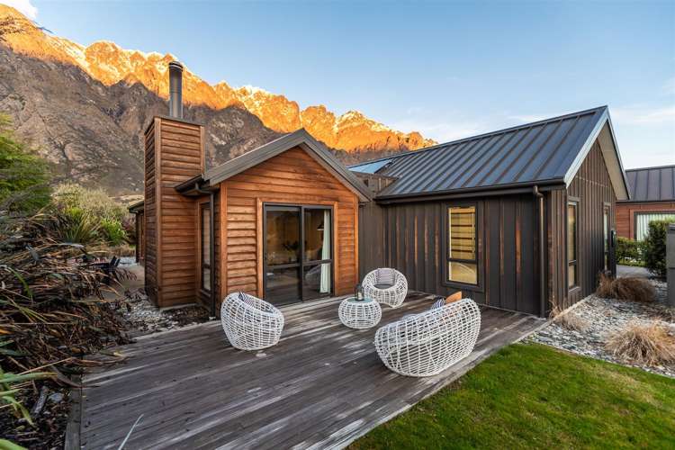 6 Hovingham Court Jacks Point_16