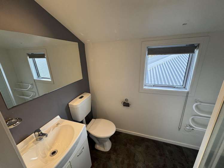  27 Tawa Terrace Tawa_12