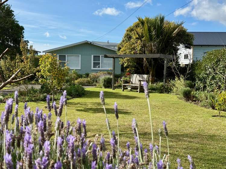 19 Lorenzen Bay Road Raglan_53