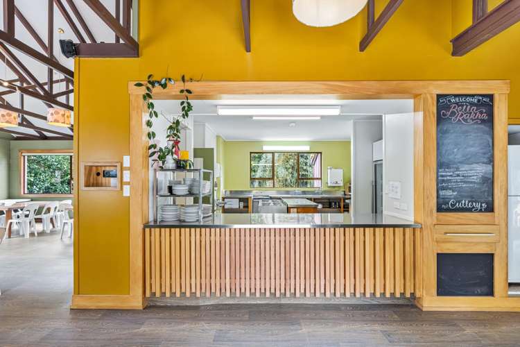 581 West Coast Road Oratia_35