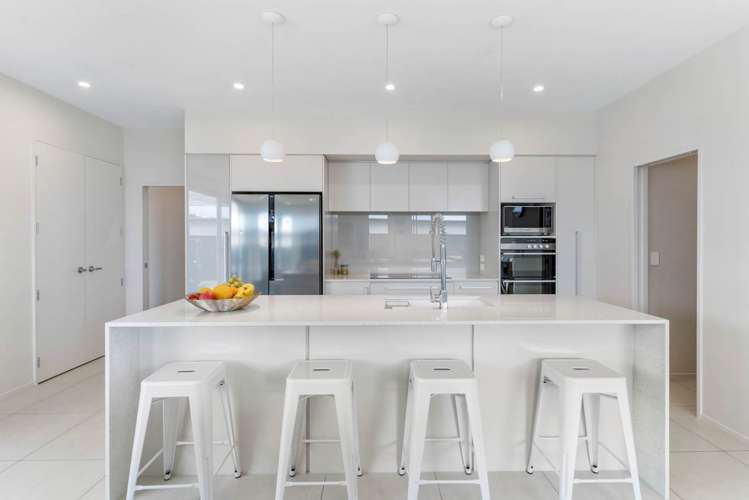 16 Lydiard Place Beachlands_13