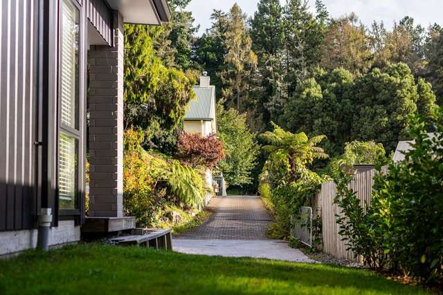 Modern Lynmore Home Near the Forest