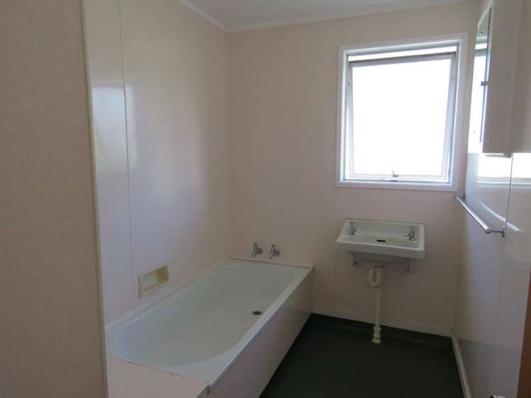 19 Falkner Park Taumarunui_5