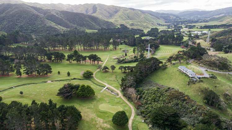 340 South Makara Road Makara_19