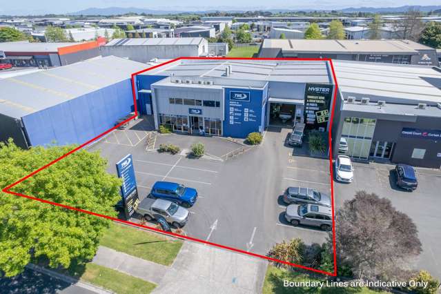 Showroom warehouse duel access and plenty of parks