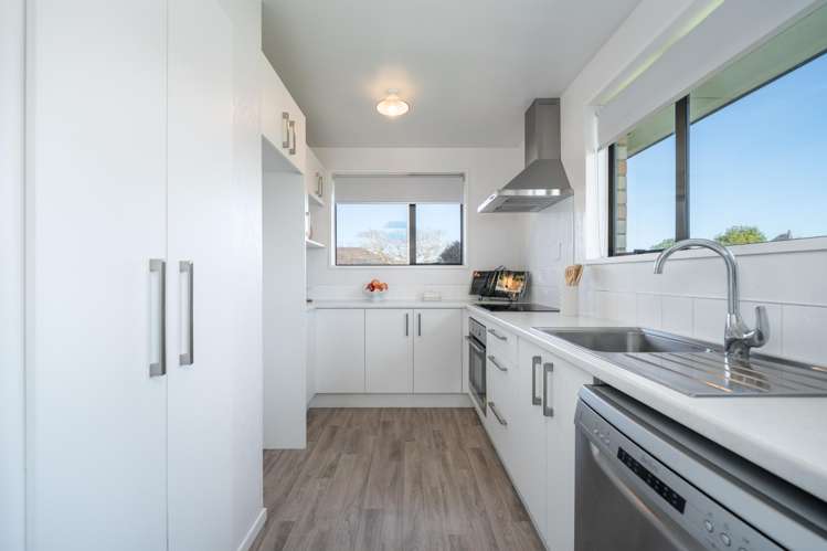 1/1 Iona Place Sockburn_12