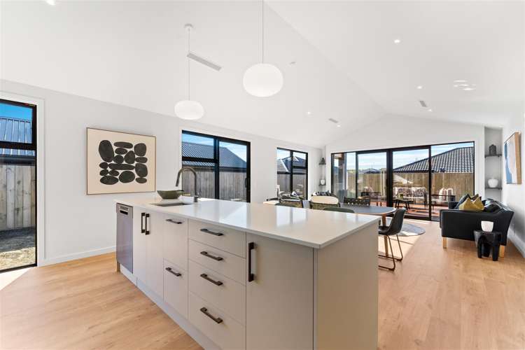 34 Greenway Crescent Richmond_15