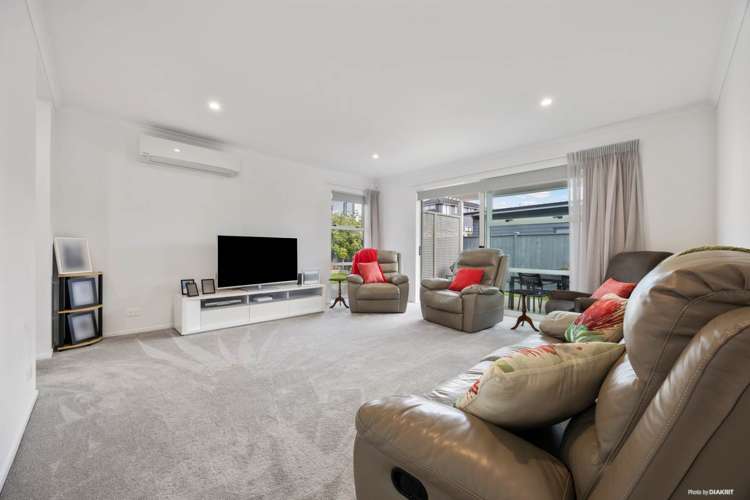 9 Taikura Avenue Red Beach_5