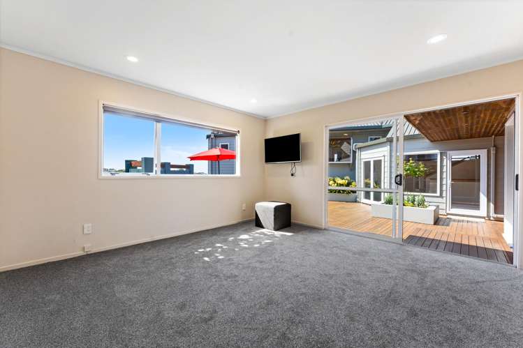 7 Elizabeth Place Mairangi Bay_17