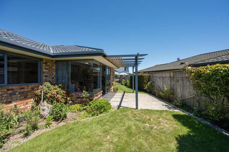 3 Mary Ann Muller Crescent Stoke_12