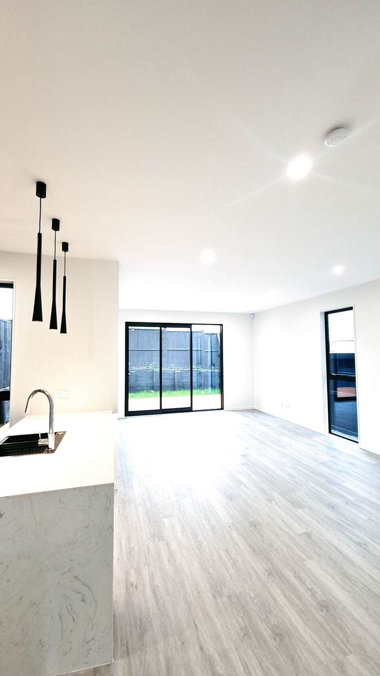 6/90 Picasso Drive_4