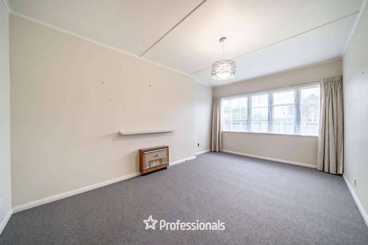 161 Whites Line East_1