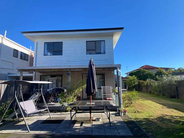4C Vivian Wilson Drive Bucklands Beach_1