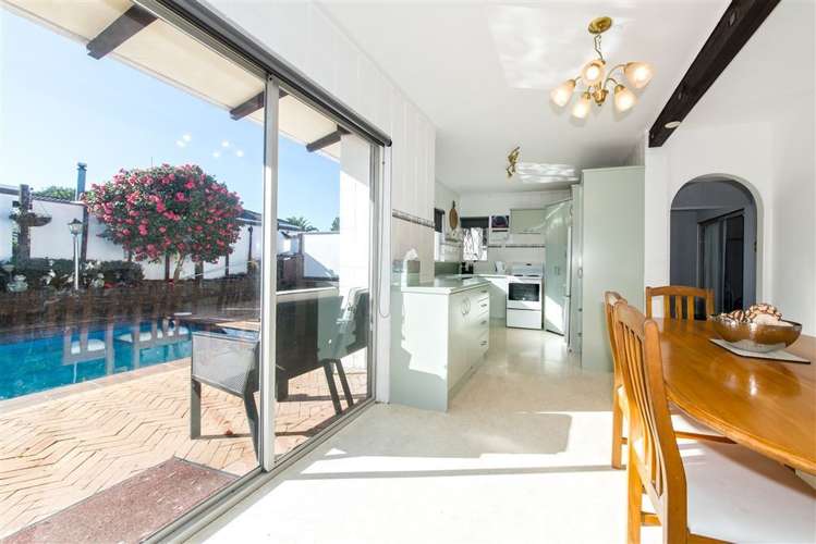 2/18 Matuhi Rise Henderson_14