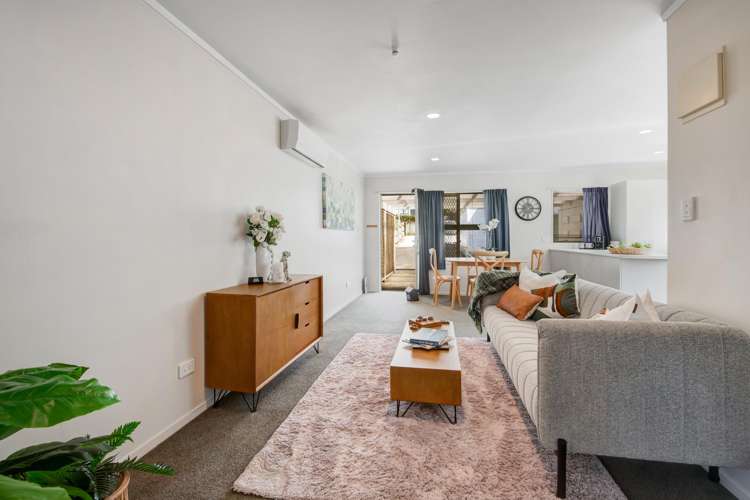 18 &18A Red Beach Road Red Beach_18