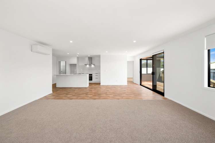 11a Holland Street Glenholme_5