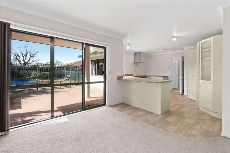 30 Caversham Drive 2612_7