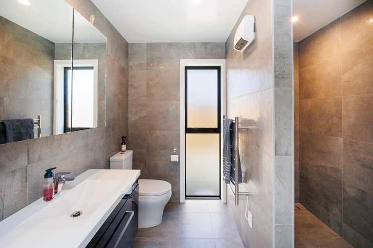 15 Atlantic Drive Fitzherbert_11