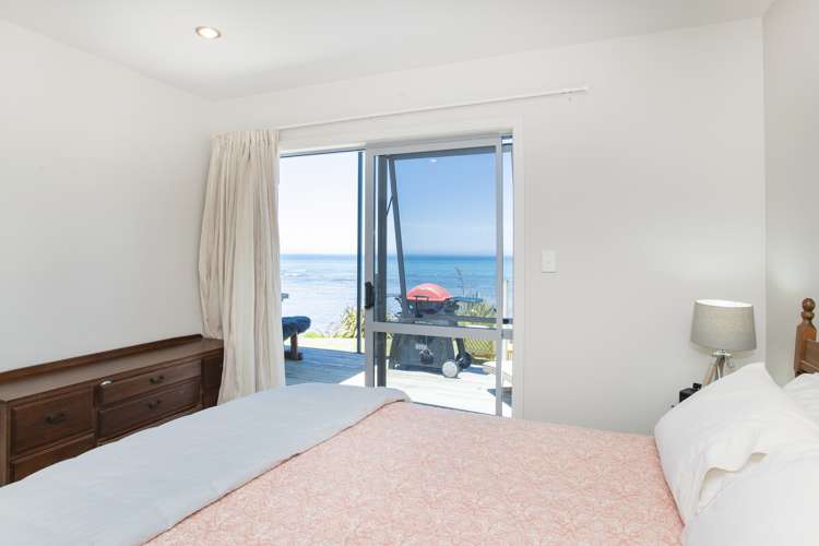 171 Beach Road Tokomaru Bay_9