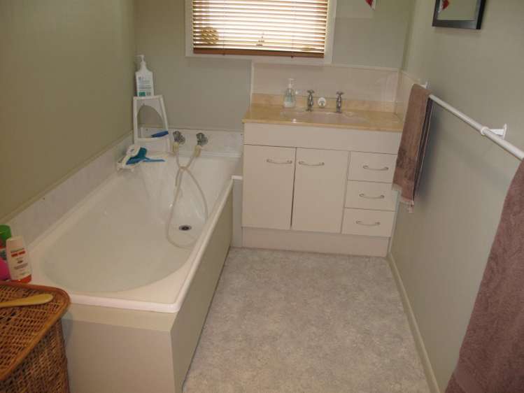 8 Eames Crescent Te Mata_14