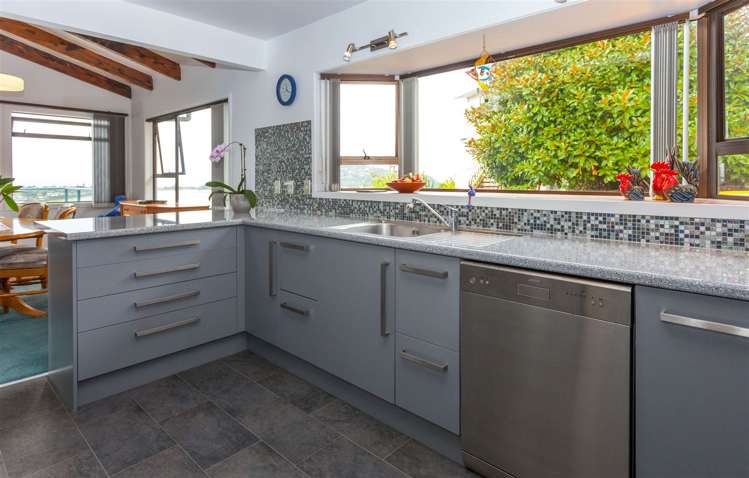 8 Pine Grove Tairua_7