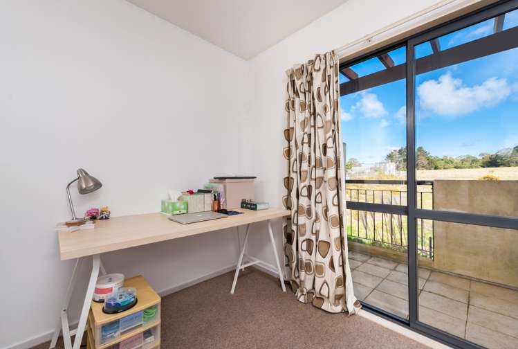 9/12 Crown Lynn Place New Lynn_9